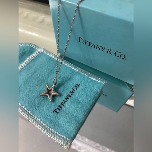 ❌SOLD❌Tiffany & Co Elsa Peretti Sterling Silver Starfish Pendant Necklace *MINT* - Picture 2 of 3